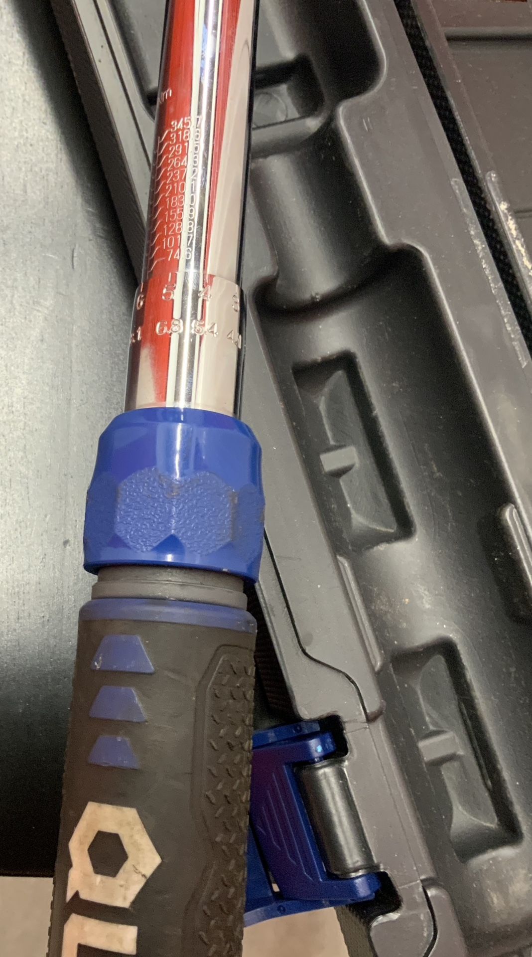 🍭 1 QUINN 1/2 in. Drive Torque Wrench offers precise torque control from ( 50 to 250 ft-lb )... Value $150