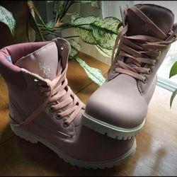 US POLO ASSN WOMENS WORK/HIKING BOOTS. NEW. PINK
