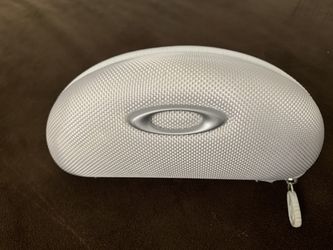 Oakley sunglasses case