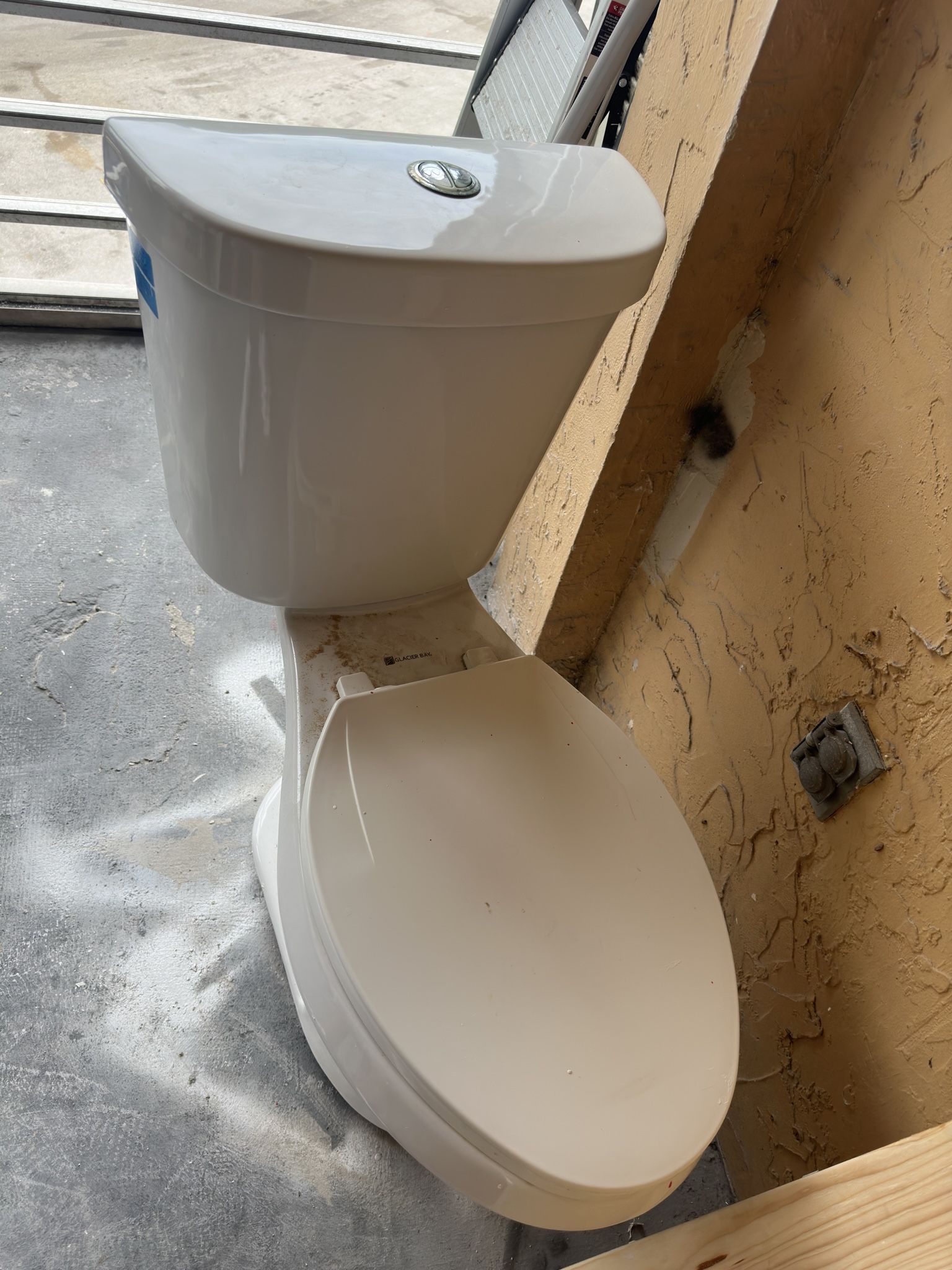 FREE GLACIER BAY TOILETS for Sale in Pompano Beach, FL OfferUp