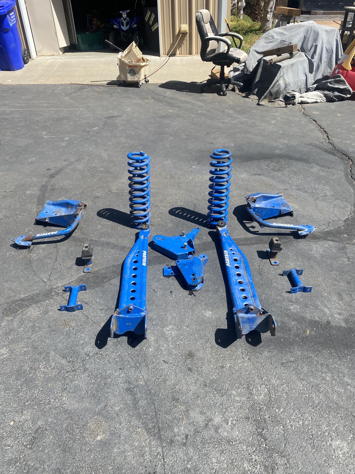 F250 2wd Lift Kit Fabtech for Sale in Ramona, CA - OfferUp