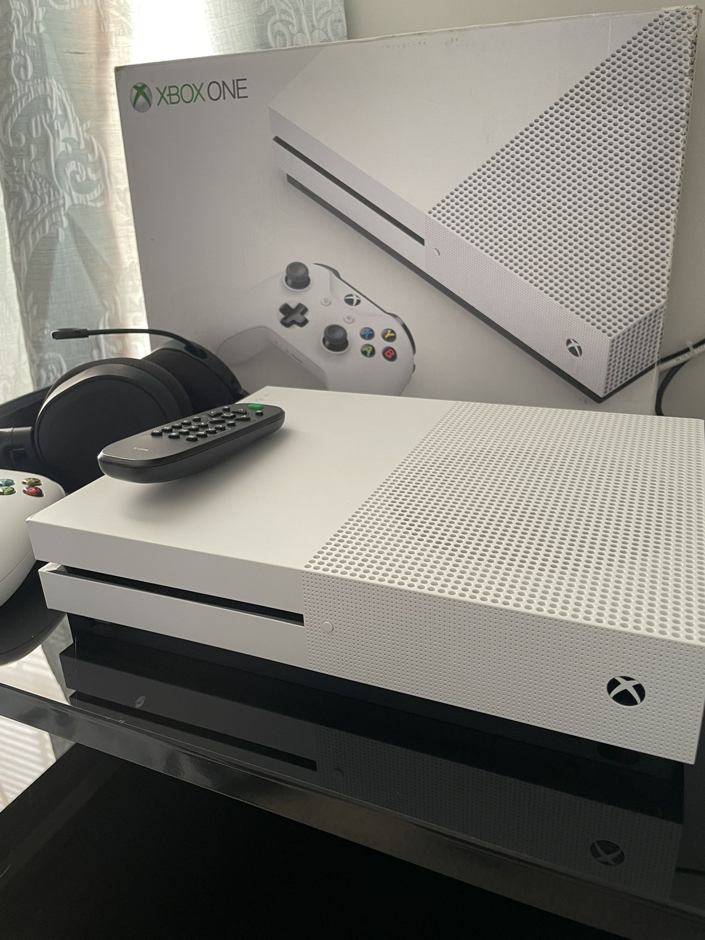 Xbox One S