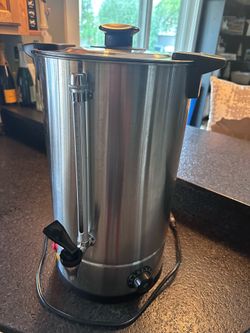 Coffee urn