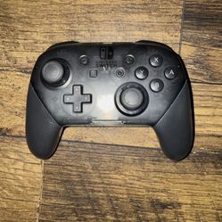 Nintendo Switch Pro Controller 