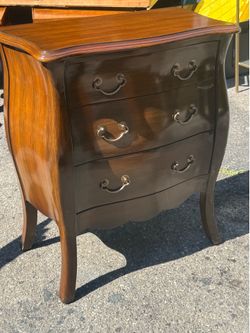 Cute Bombay, chest nightstand, end table