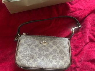 Coach Nolita 19