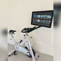 Myx Fitness Spin Bike, Digital Display, Adjustable Seat - Very Good - Folsom, CA