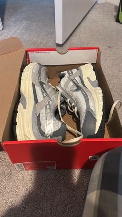 Nike Initiator light bone grey