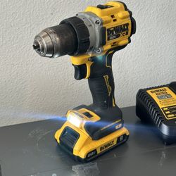 DEWALT 20V MAX XR Cordless Drill/Driver Brushless Kit with battery and Charger