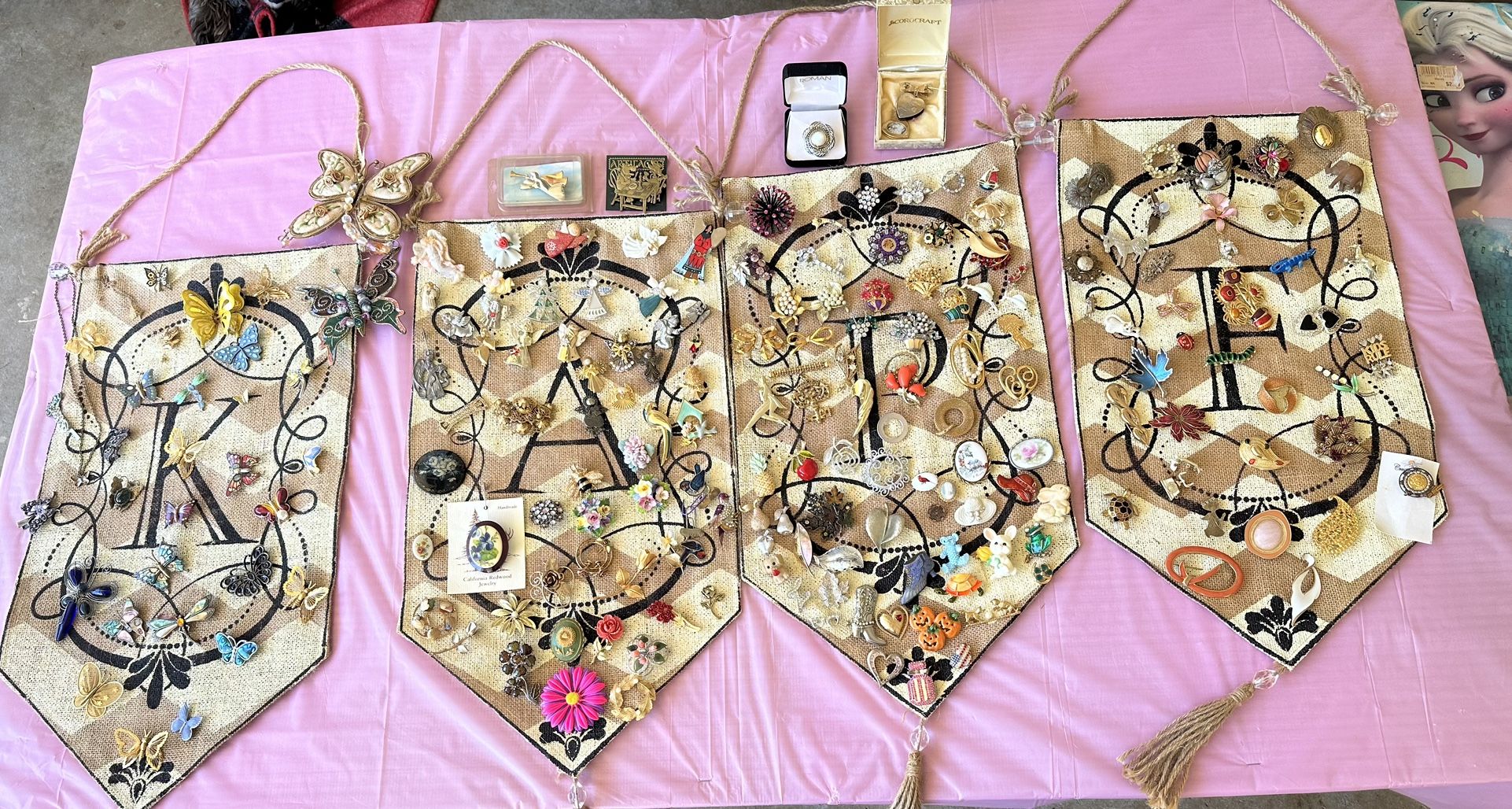 Vintage Brooch Collection (150+)