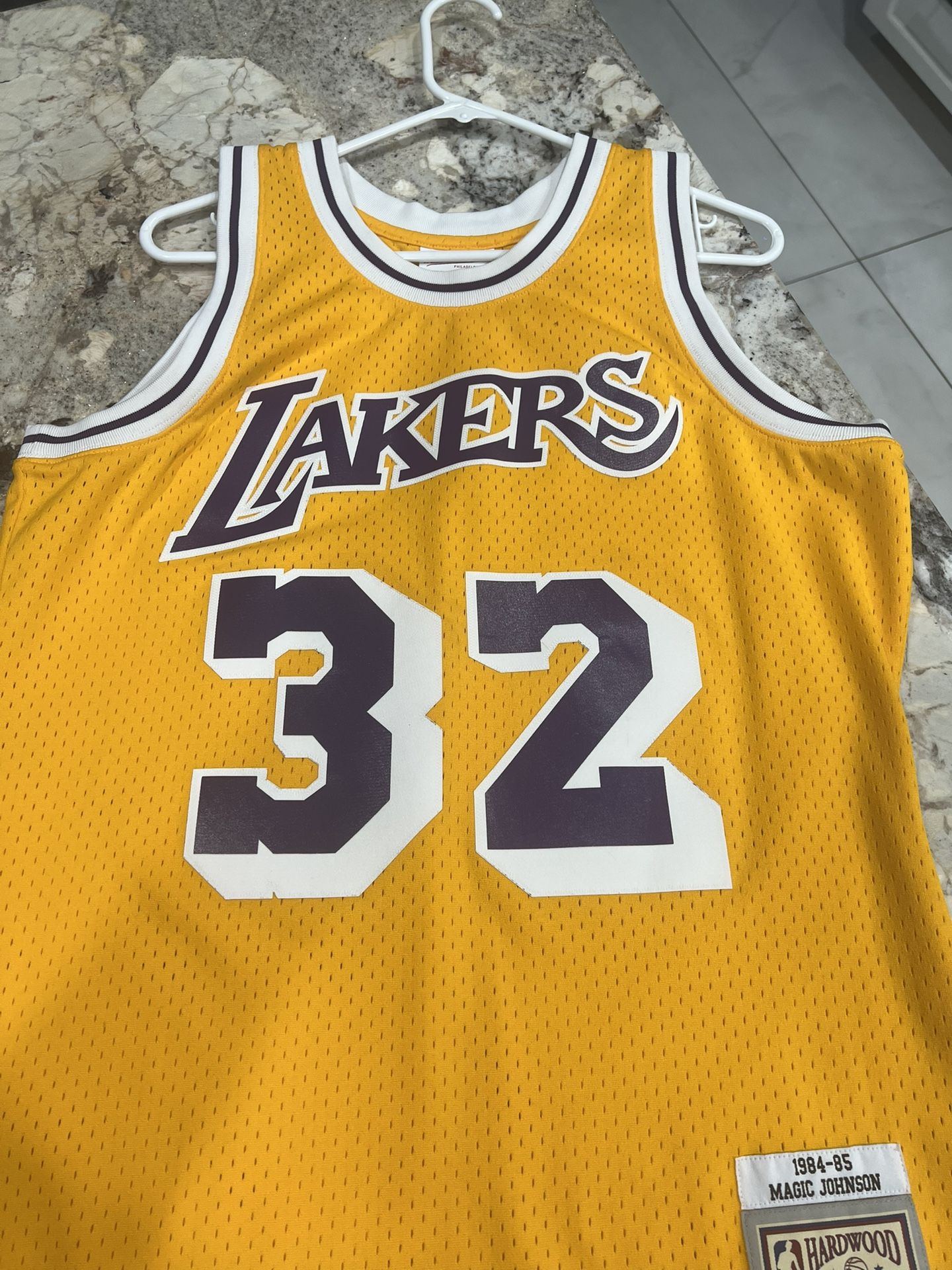 Lakers Magic Johnson Jersey Size Medium