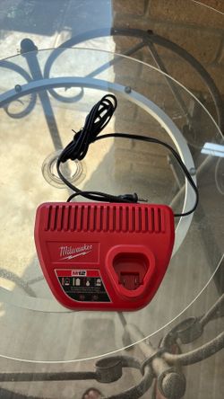Milwaukee cargador nuevo 30