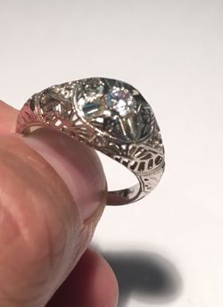 BEAUTIFUL Silver Ring with CZ stones size 9.25