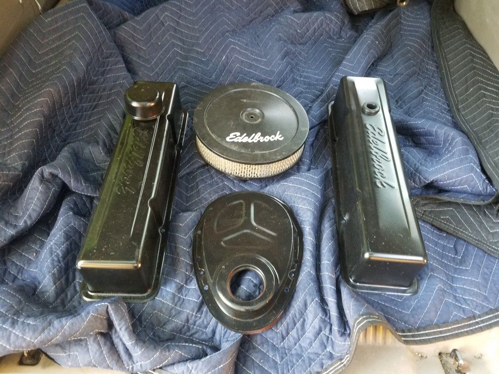 Edelbrock SBC dress up kit