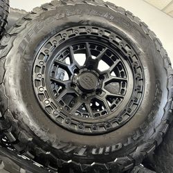 Vendo Rines Nuevos 17x9 De Ancho De 6-139.7 Con Llantas 285:70/R17 Bfgoodrich Km3 Instacion Y Balance Gratis 🔥🔥💯