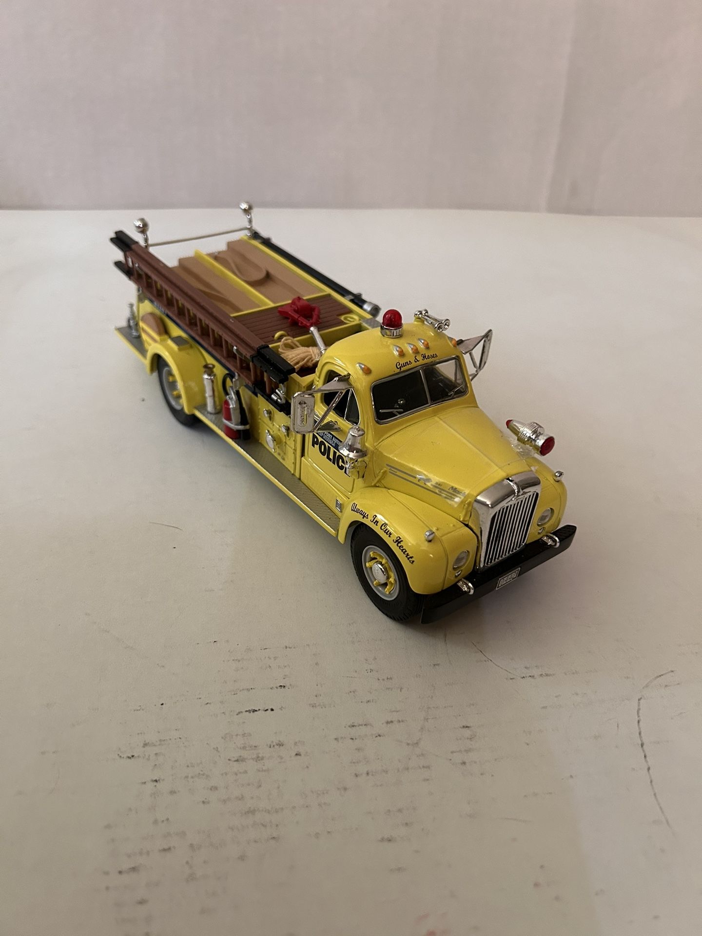 Die Cast 1st Gear Rare Police Fire Truck Port Authority Of Ny + Nj Sold Under License Of Mack Truck