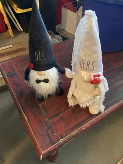 His Her Gnomes Wedding Table tops 