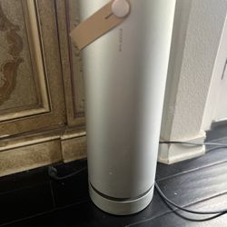 Molekule Air Purifier with PECO Technology for Allergens Pollutants Viruses Silver MH1BBB1