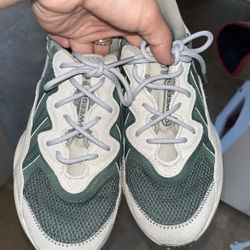 Adidas  Ozweego 