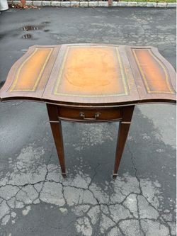 Vintage Federal Style Drop Leaf Leather Top Table. Central Drawer, Tapered Legs, Two Drop Leaves