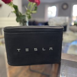 🚙🔧 Tesla Model X Tow Hitch — Brand New