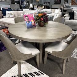 Stunning Round Dining Set! $1399 🧡🚨✨
