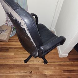 Computer Chair Decent Condition 