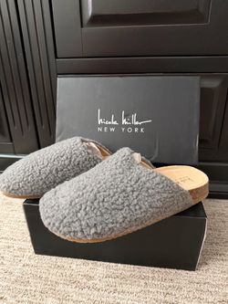Nicole Miller New York / 9W Slip On Shoes