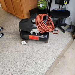 8 Gallon Air Compressor 