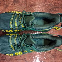 Nike Green Size 6 Womans Shoe 