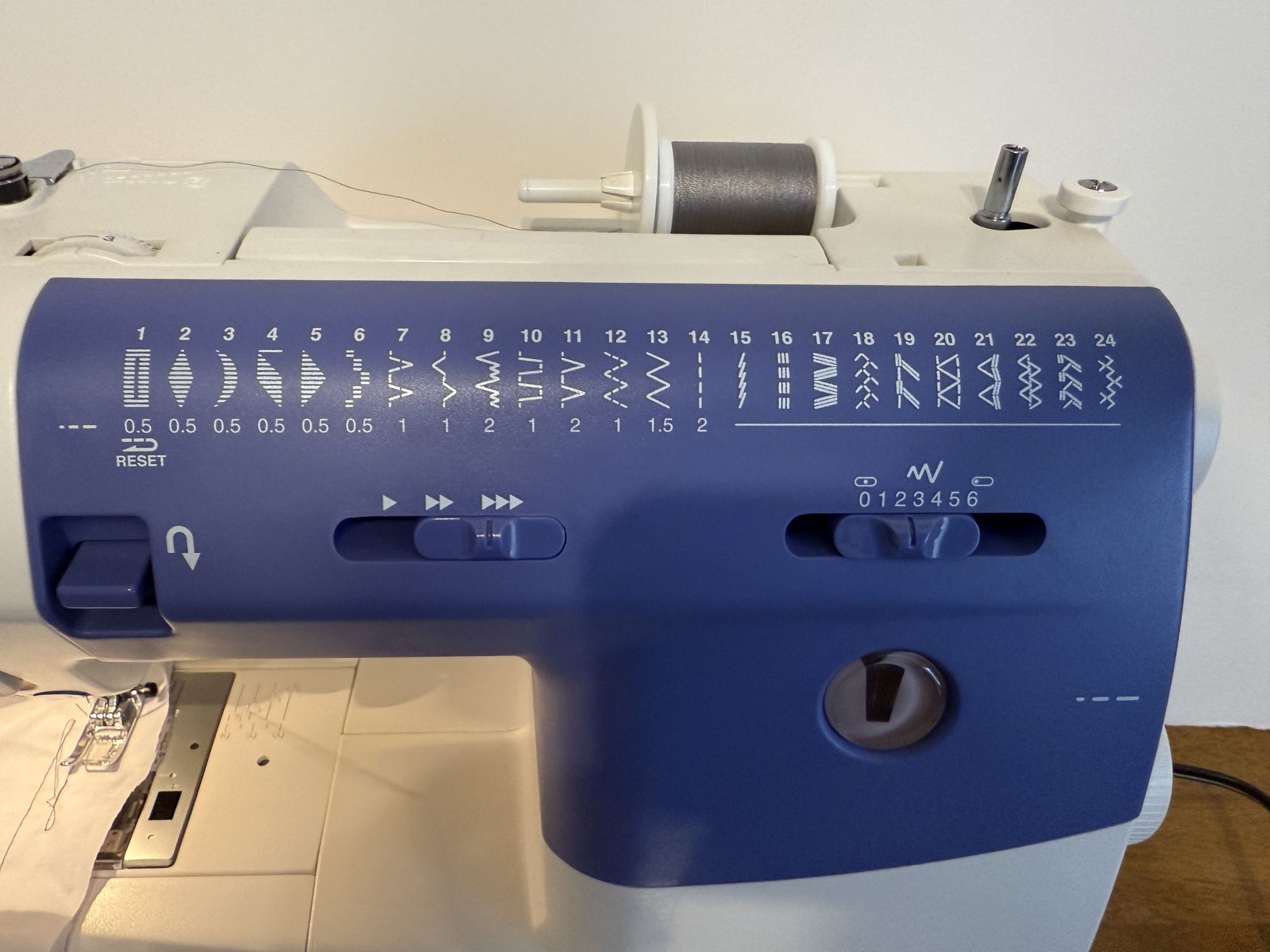 Sewing Machine Huskystar 224 By Viking Machine