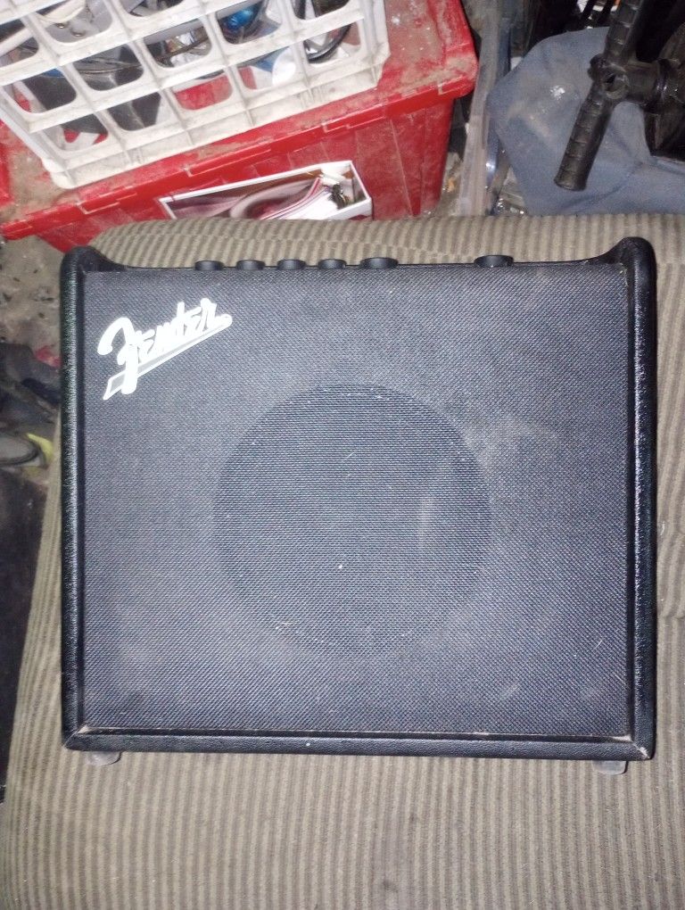 Fender Mustang Lt25 Amp