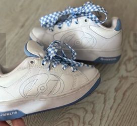 Heelys skate shoes