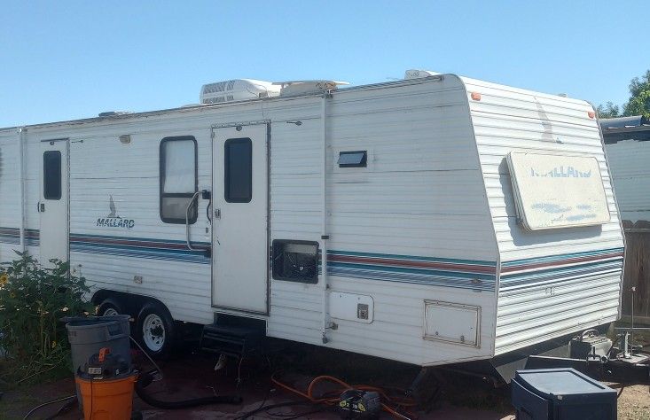 1999 Fleetwood Mallard 29ft.