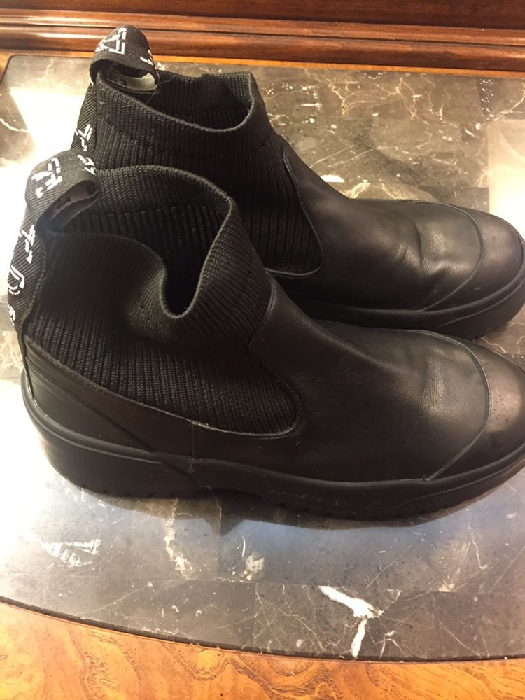 Zara Black Leather Boot TRF With Rugged Rubber Bottom Size 38 US 7.5