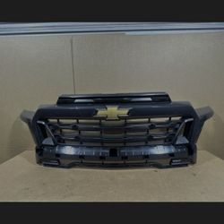 23 - 25 Chevrolet Colorado Grill OEM