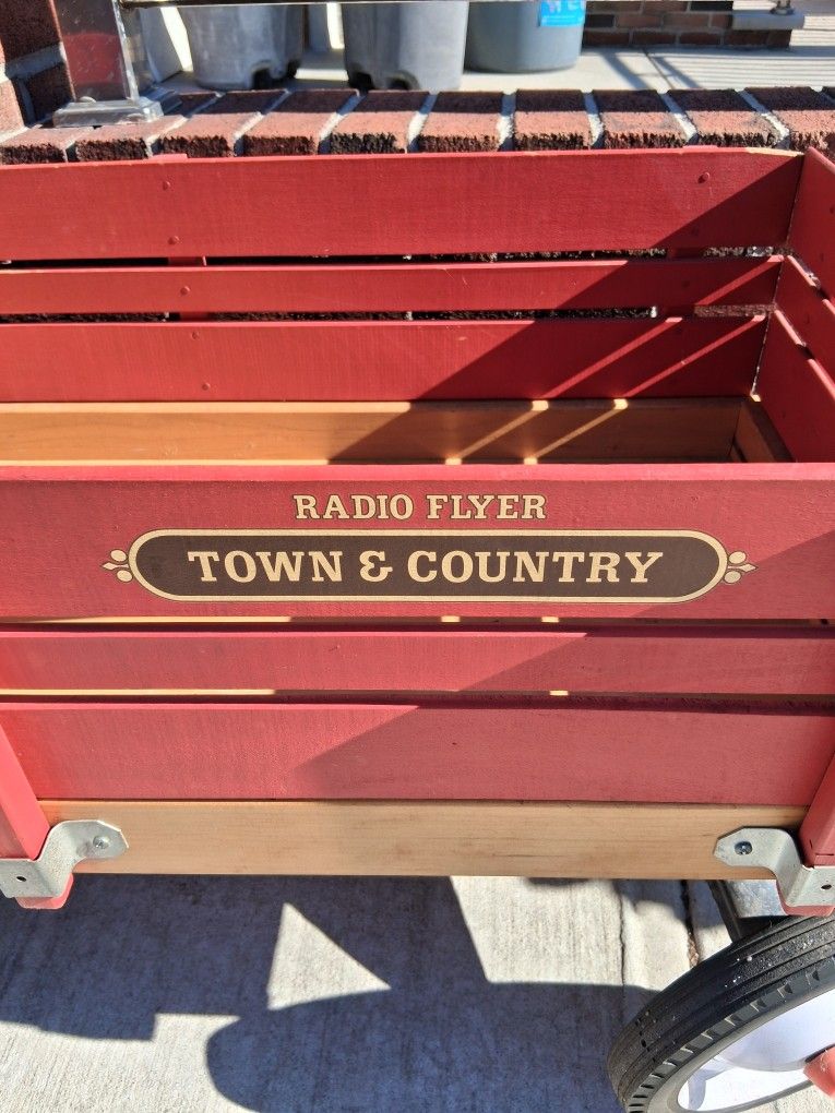 Radio Flyer Town &country Wood