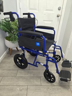 Medline Aluminum Transport Chair, Lightweight Folding Transport Wheelchair