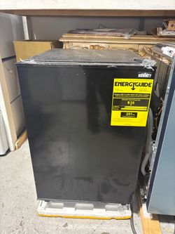 Summit Compact Refrigerator Black