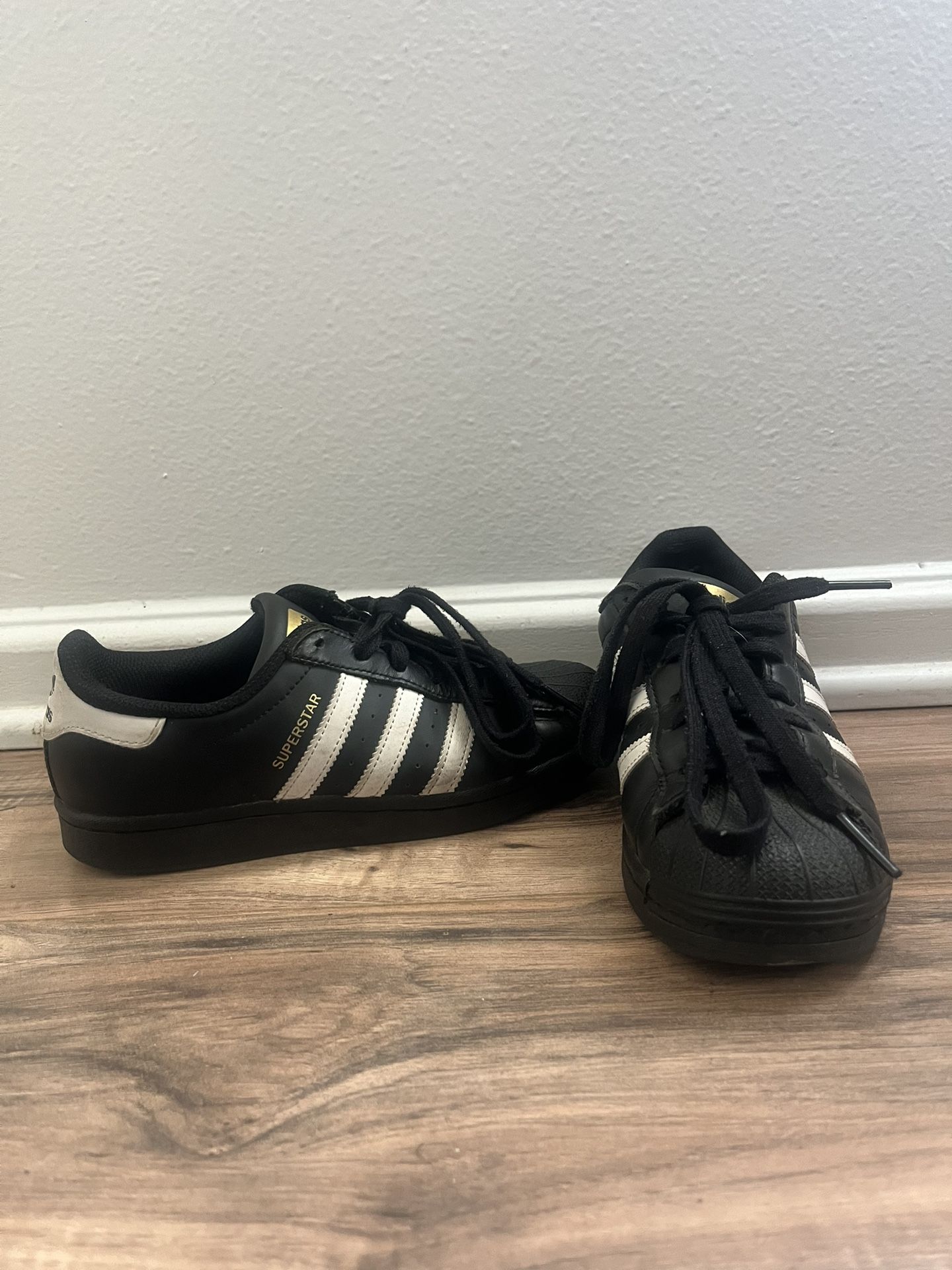 Superstar Adidas Shoes Size 4 Women
