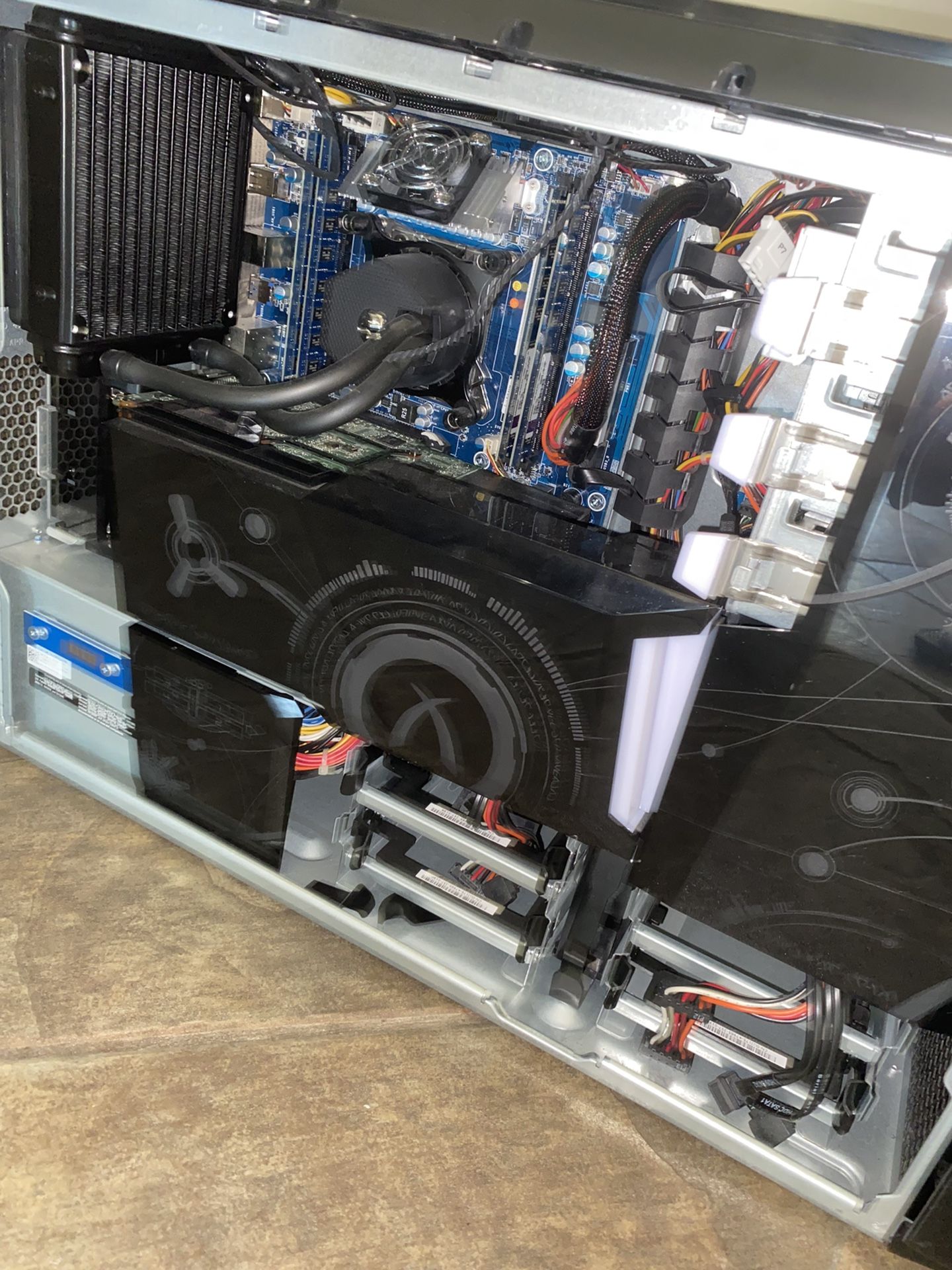 Free Pc (DOESNT work) for Sale in Phoenix, AZ OfferUp