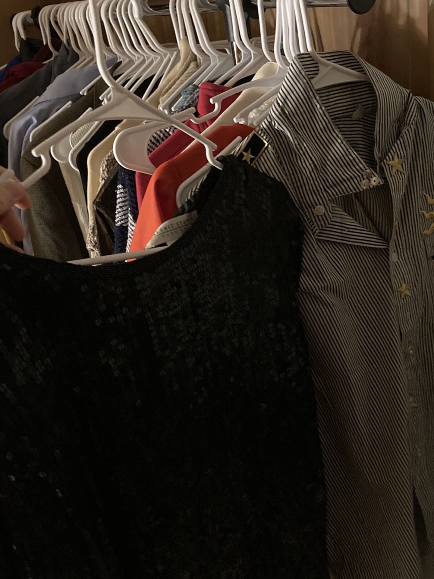 10 assorted pieces of vintage style clothing