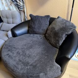 Rotating sectional Couch 