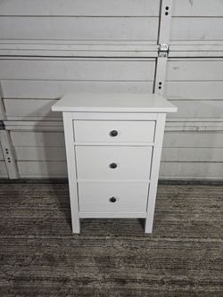 1-Nightstand, Good Conditions 👍, White Color, Measurement: W 23" × D 16" × H 31"