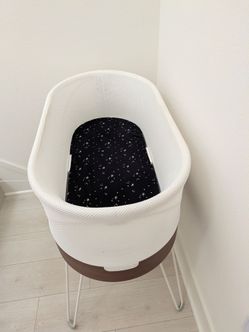 Smart baby Snoo Sleeper and Bassinet
