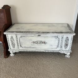 Beautiful Antique Lane Storage Chest 