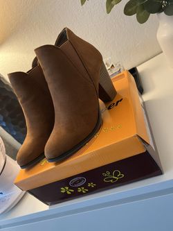 Women’s Shoes Size 6 1/2