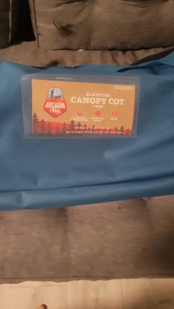 Arcadia canopy dog bed/tent, never used or opened