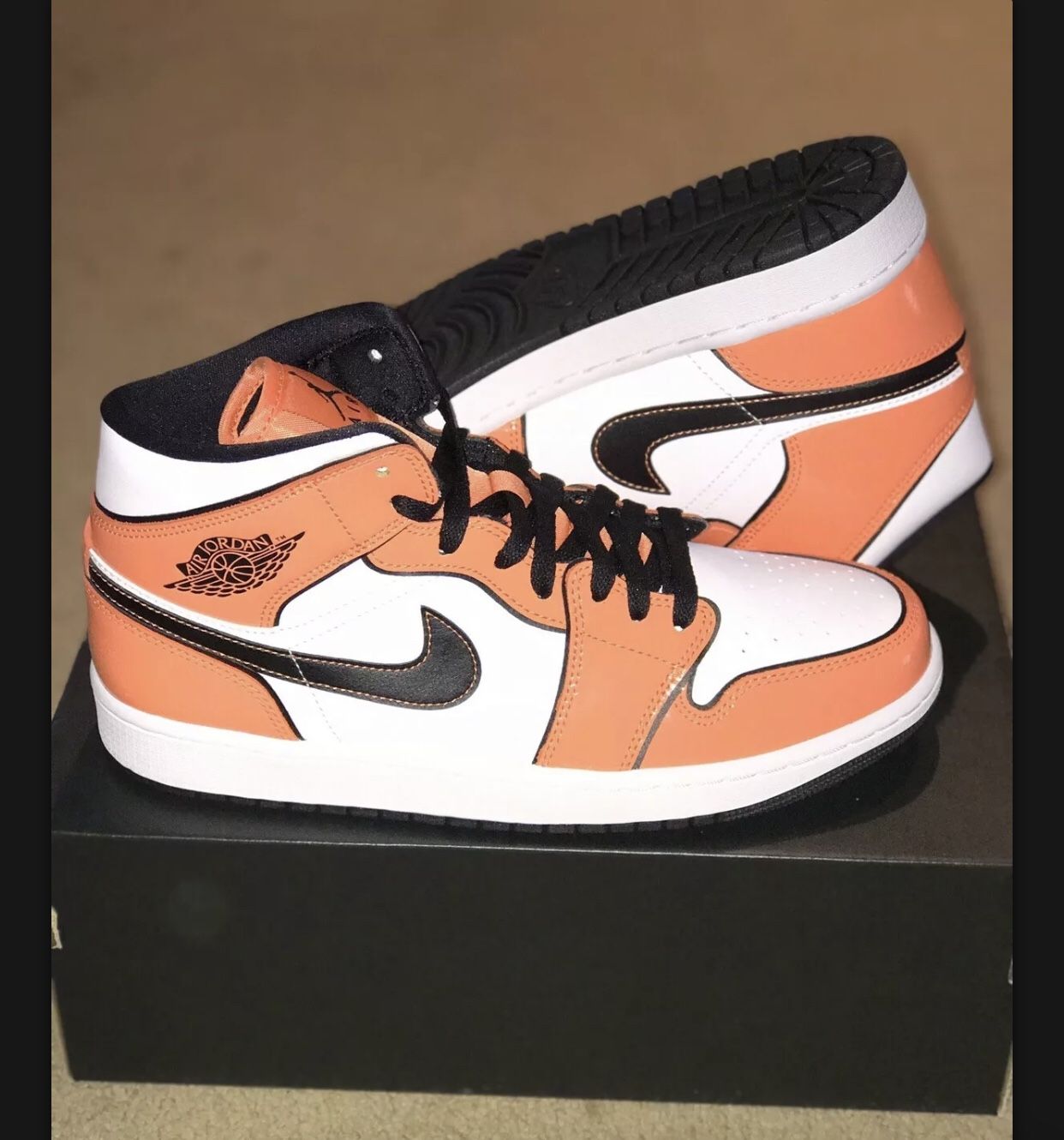 BRAND NEW JORDAN MID 1 TURF ORANGE SIZE 9.5