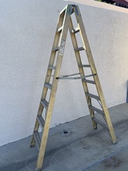 8’ Double Step Ladder